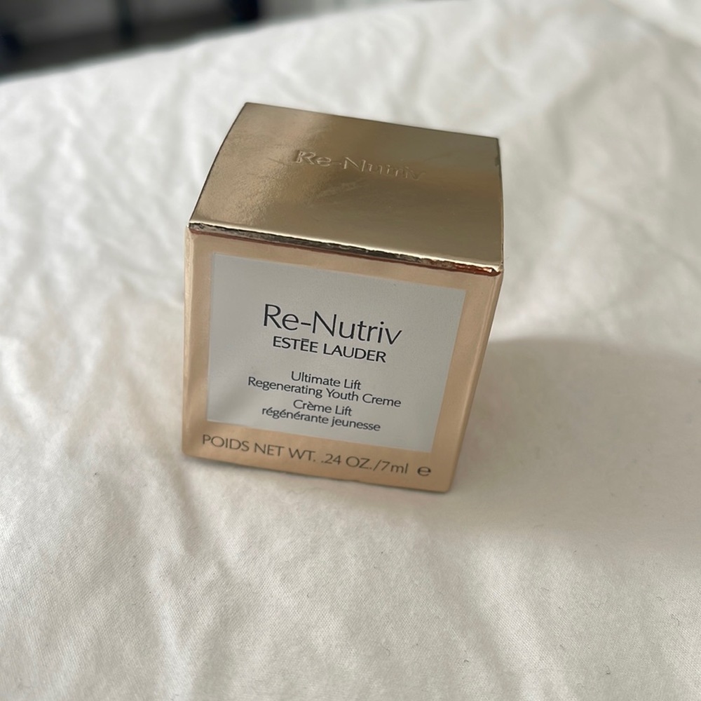 Estēe Lauder Re-Nutriv